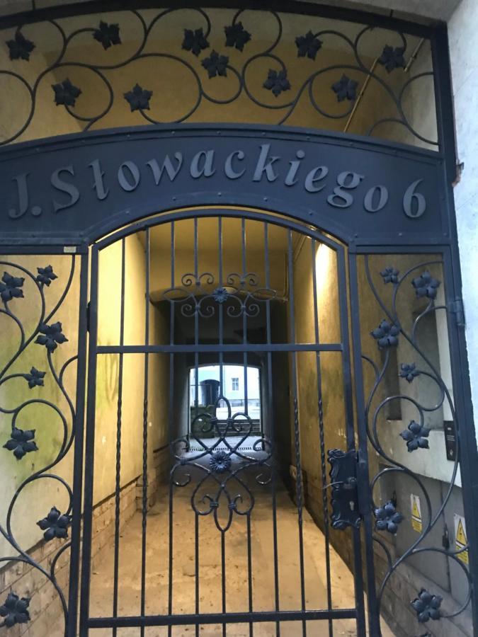 Noclegi Na Slowackiego 6 Wałbrzych Kültér fotó